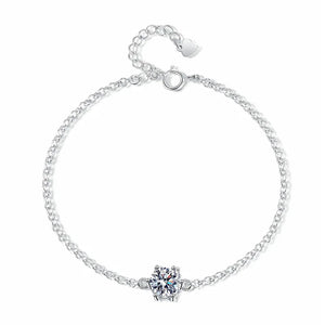 Close-up VVS1 moissanite stone round cut on 925 silver bracelet