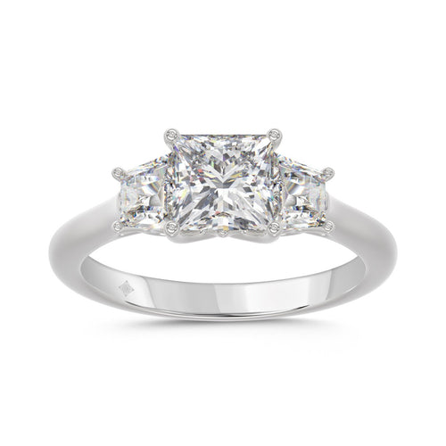 14K WHITE GOLD 1 3/4CT PRINCESS/TRAPEZOID DIAMOND LADIES RING (CENTER STONE PRINCESS DIAMOND 1 1/4CT)